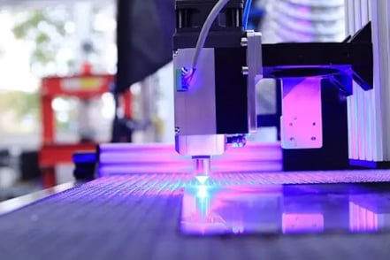 Abbattitori fumi laser CO2: scegli la tecnologia SO.TEC